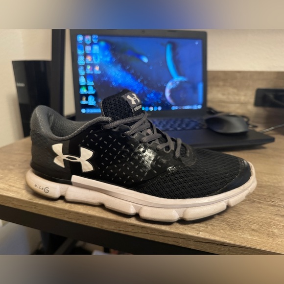 Women’s sneakers - Picture 1 of 3